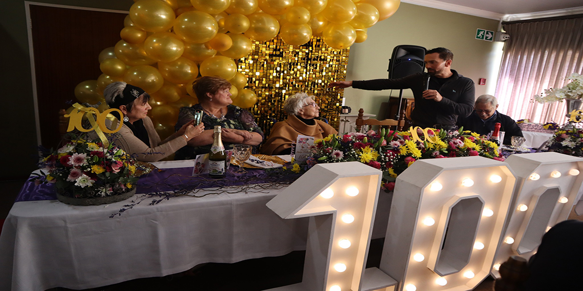 Tannie Madge 100th birthday celebration (3)